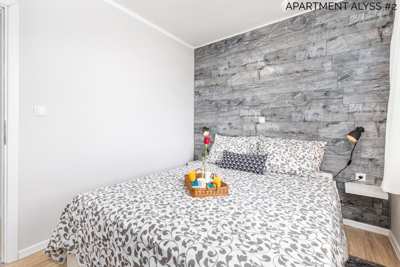 Apartments Alyss Ловран Екстер'єр фото