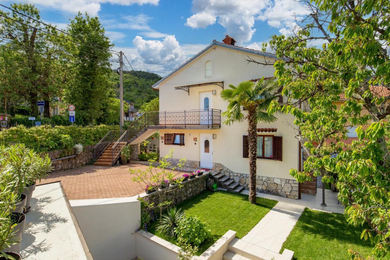 Apartments Alyss Ловран Екстер'єр фото